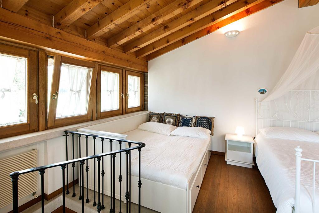 Antico Cascinale Lombardo Bed & Breakfast Lonato Dış mekan fotoğraf