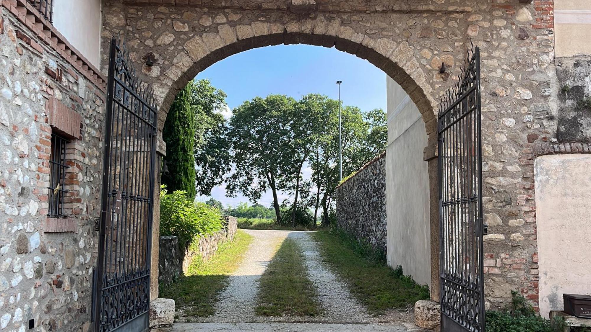 Antico Cascinale Lombardo Bed & Breakfast Lonato Dış mekan fotoğraf